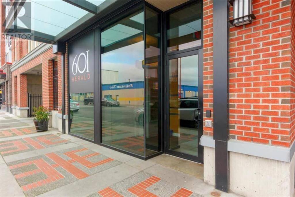 Clean 3Rd Floor 1 Bedroom Apt In Old Town China Town Victoria Exterior photo