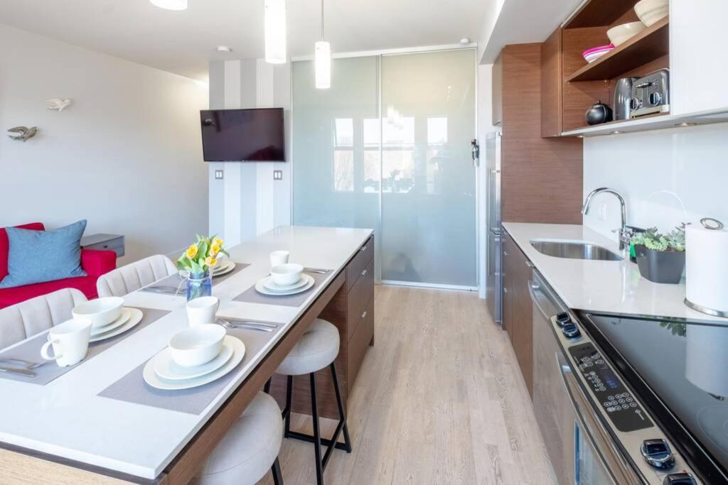 Clean 3Rd Floor 1 Bedroom Apt In Old Town China Town Victoria Exterior photo